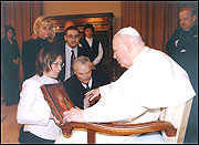 Papie odbiera ikon Matki Boskiej Kazaskiej